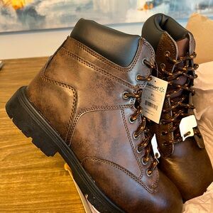 Men’s work boots size 9 1/2